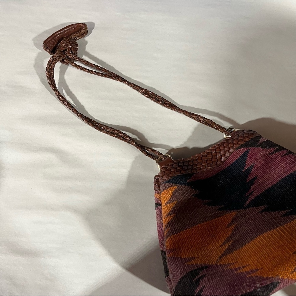 LJ SIMONE ~ Aztec Print Handbag with Leather Straps Drawstring Closure - Picture 4 of 8
